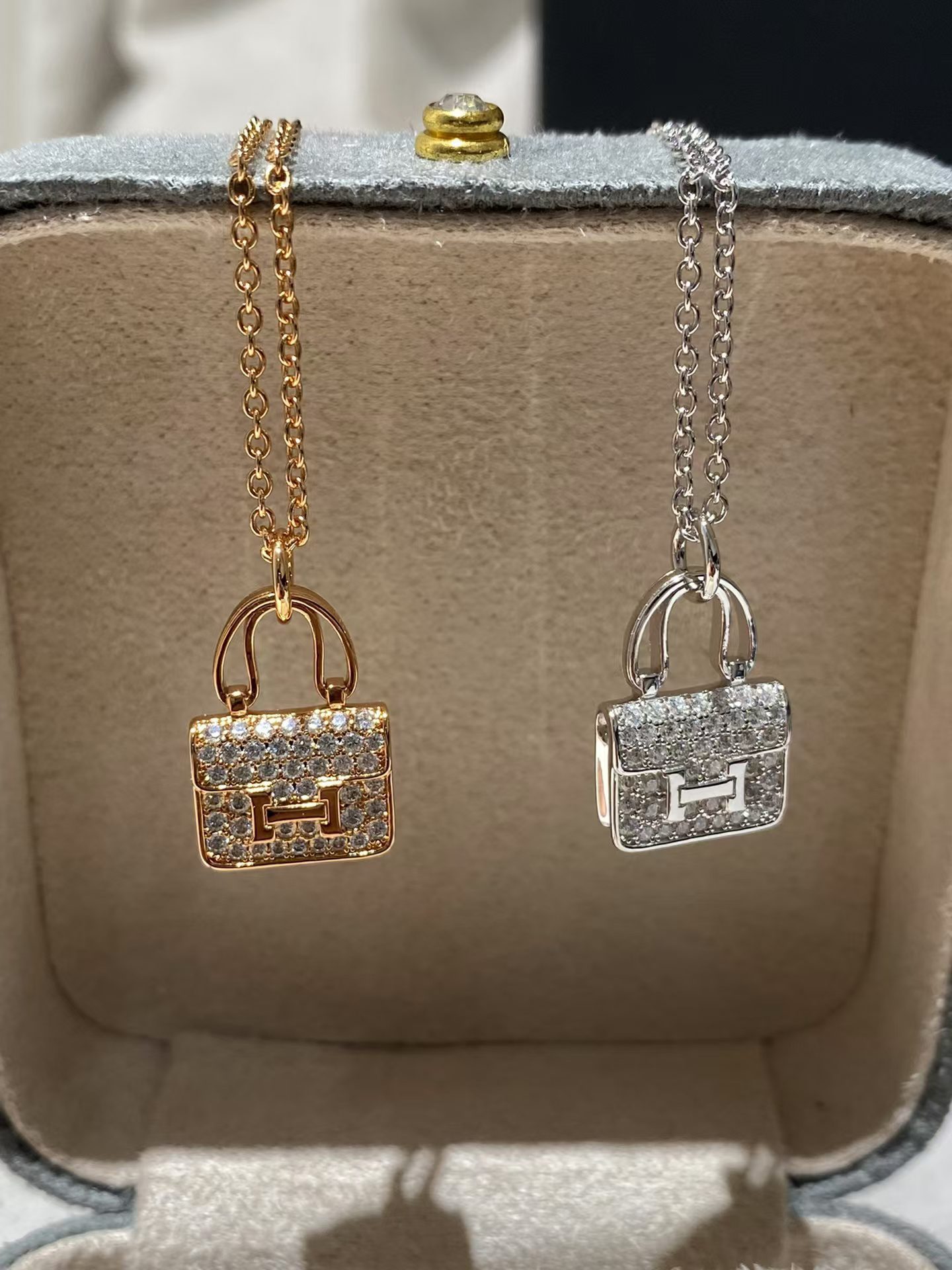 Hermès Amulettes Constance Pendant view 10