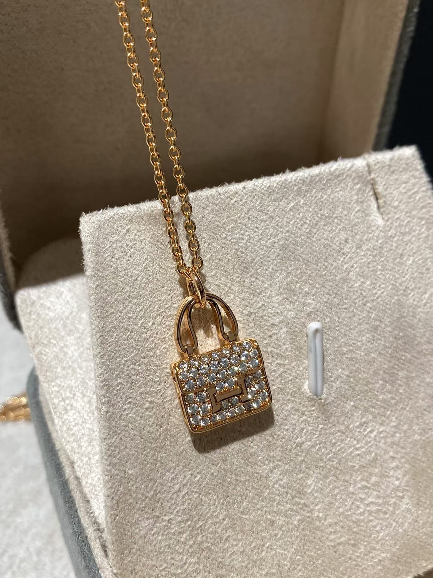 Hermès Amulettes Constance Pendant view 3