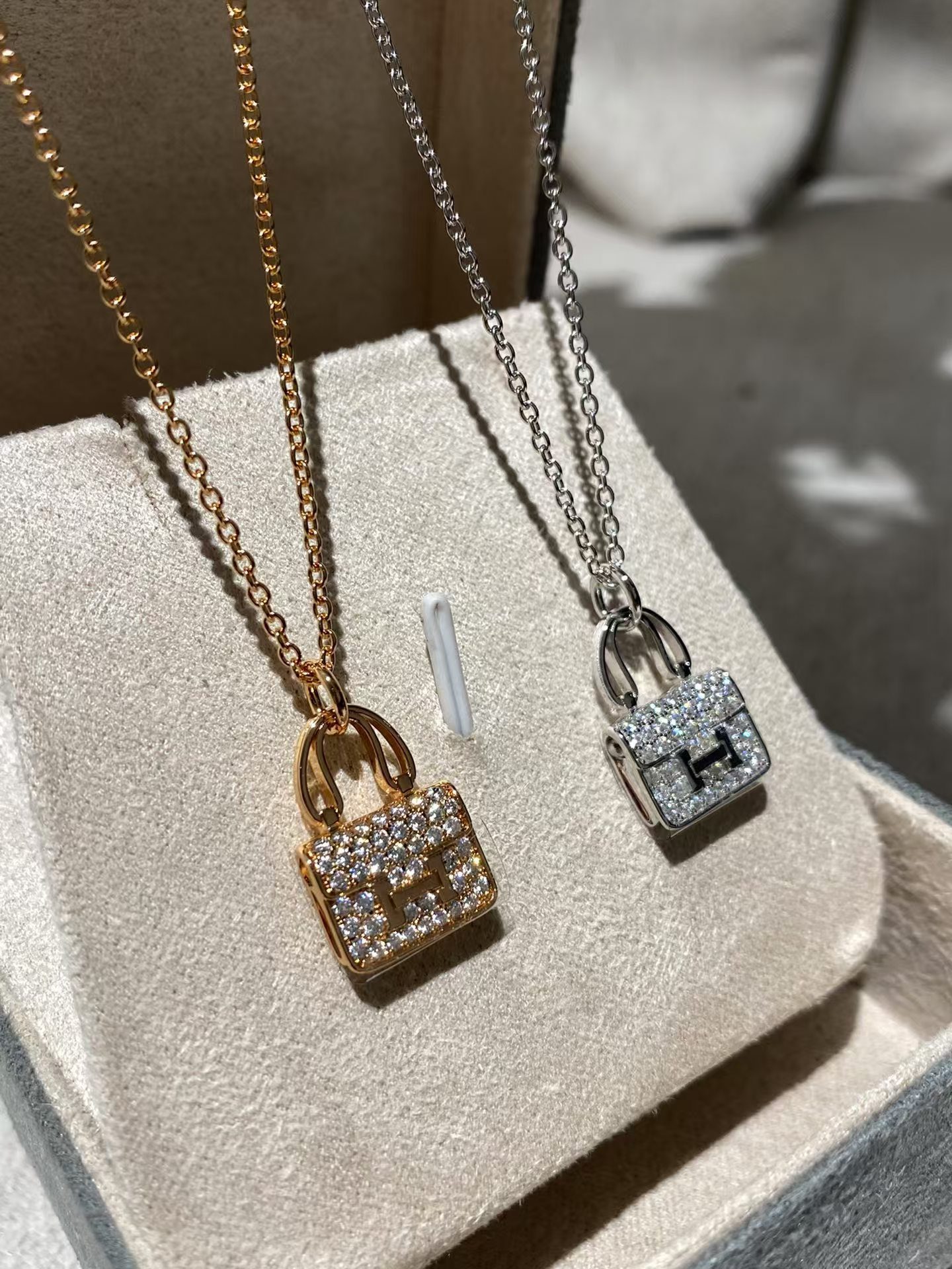 Hermès Amulettes Constance Pendant view 8