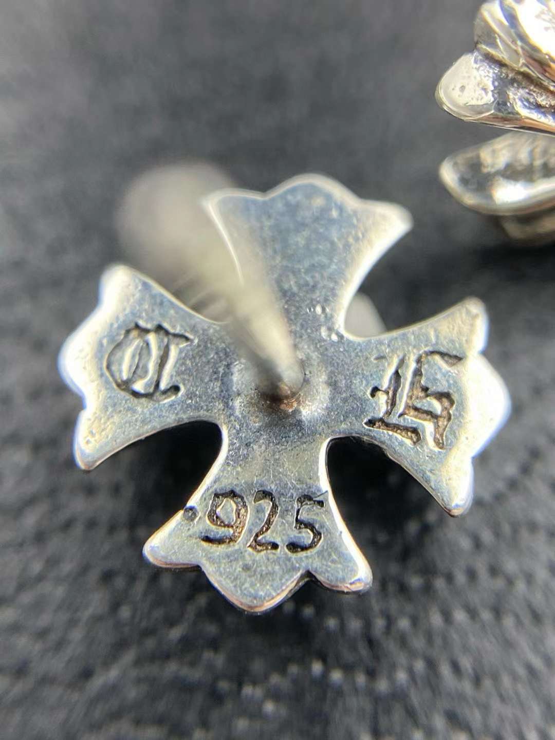 Chrome Hearts Crocker heart short cross stud earrings view 7
