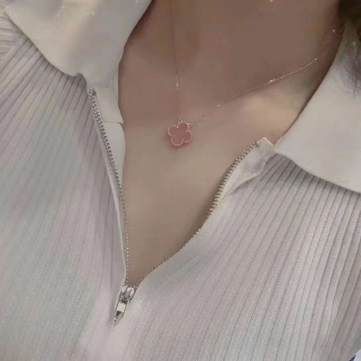 Fendi Vintage Alhambra pendant view 1