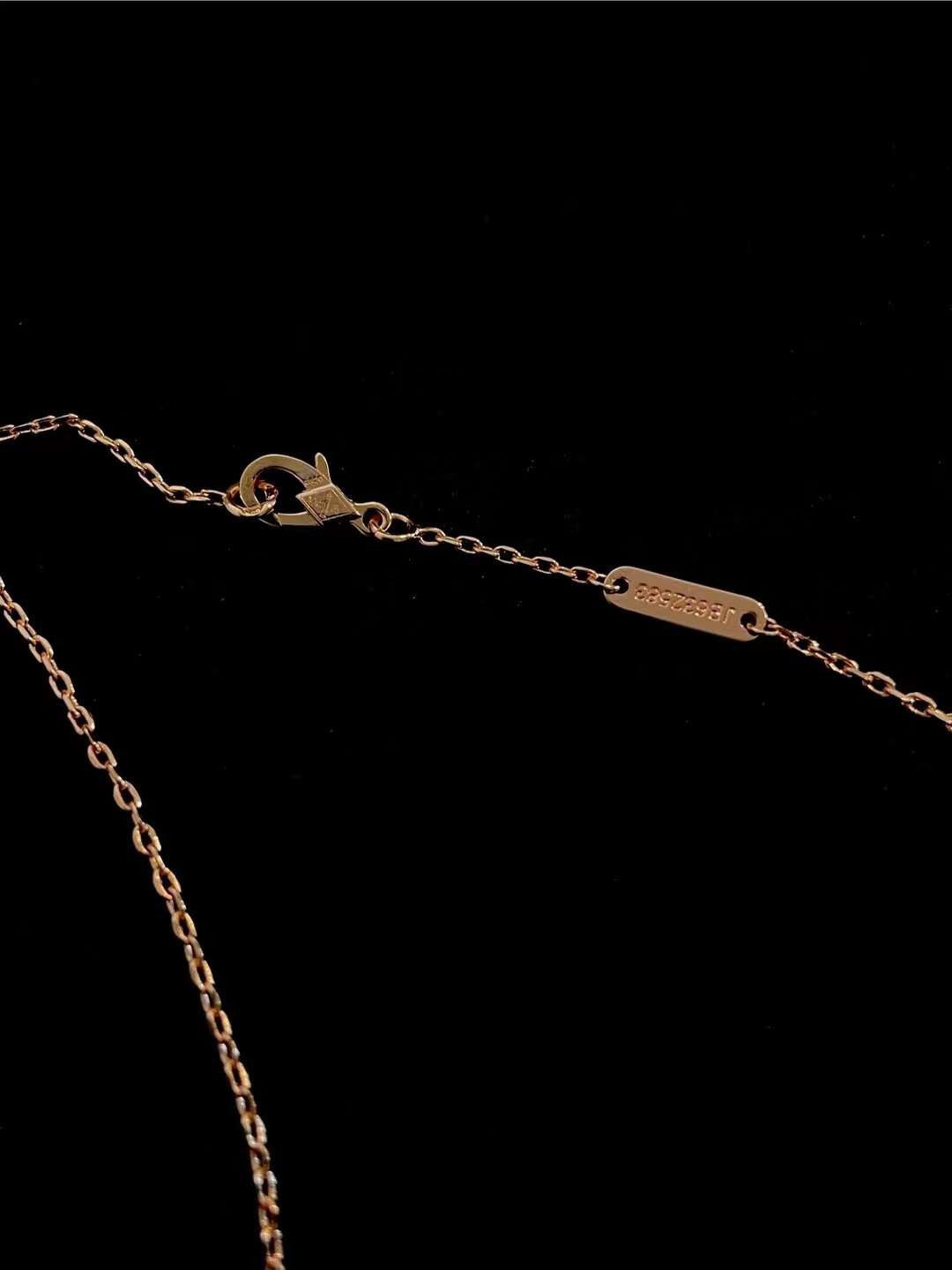 Fendi Vintage Alhambra pendant view 4