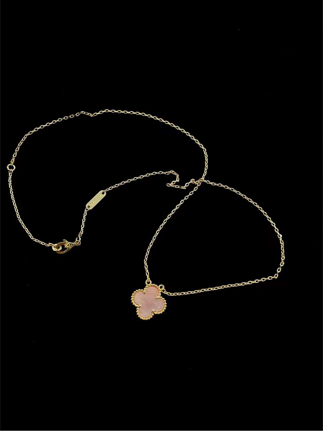 Fendi Vintage Alhambra pendant view 9
