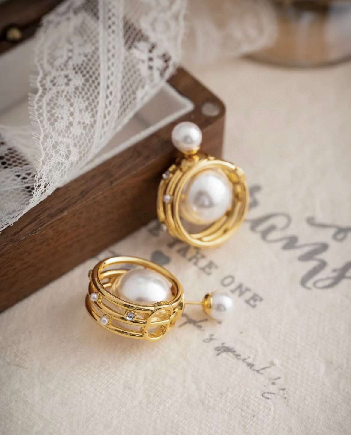 Dior 2024 new earrings view 6