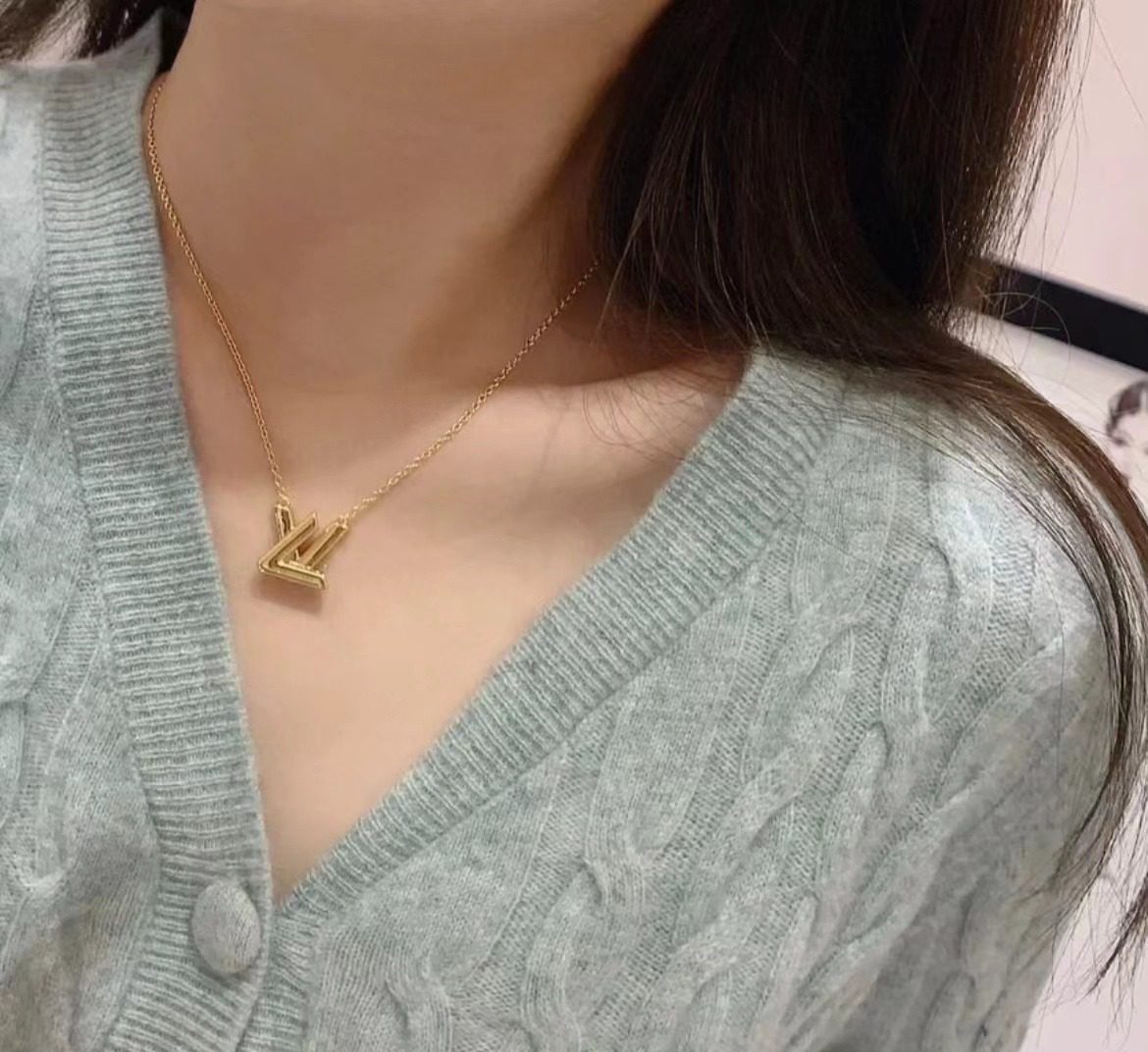 Louis Vuitton CIRCLE necklace view 7
