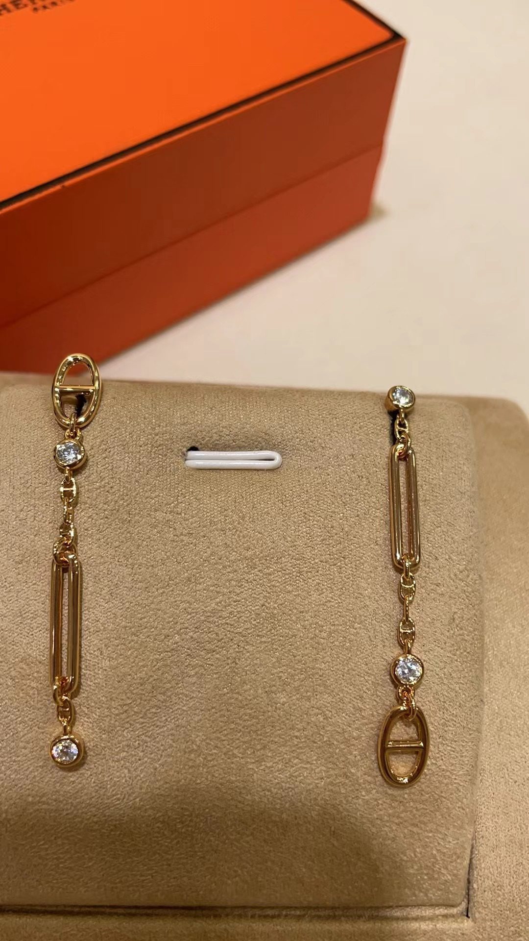 Hermès Chandra earrings view 8