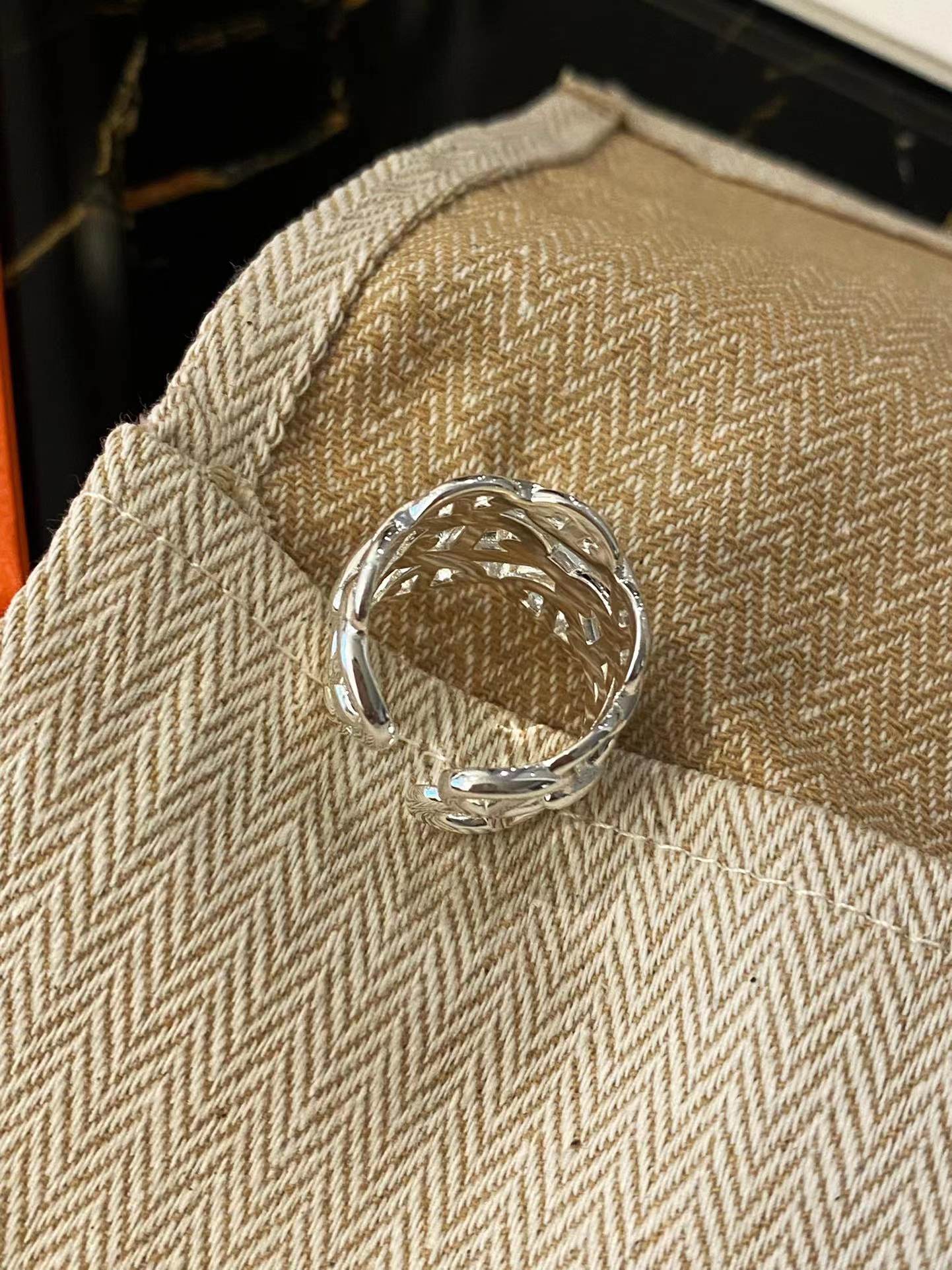 Hermès VChaine d’ancre Enchainee ring view 8