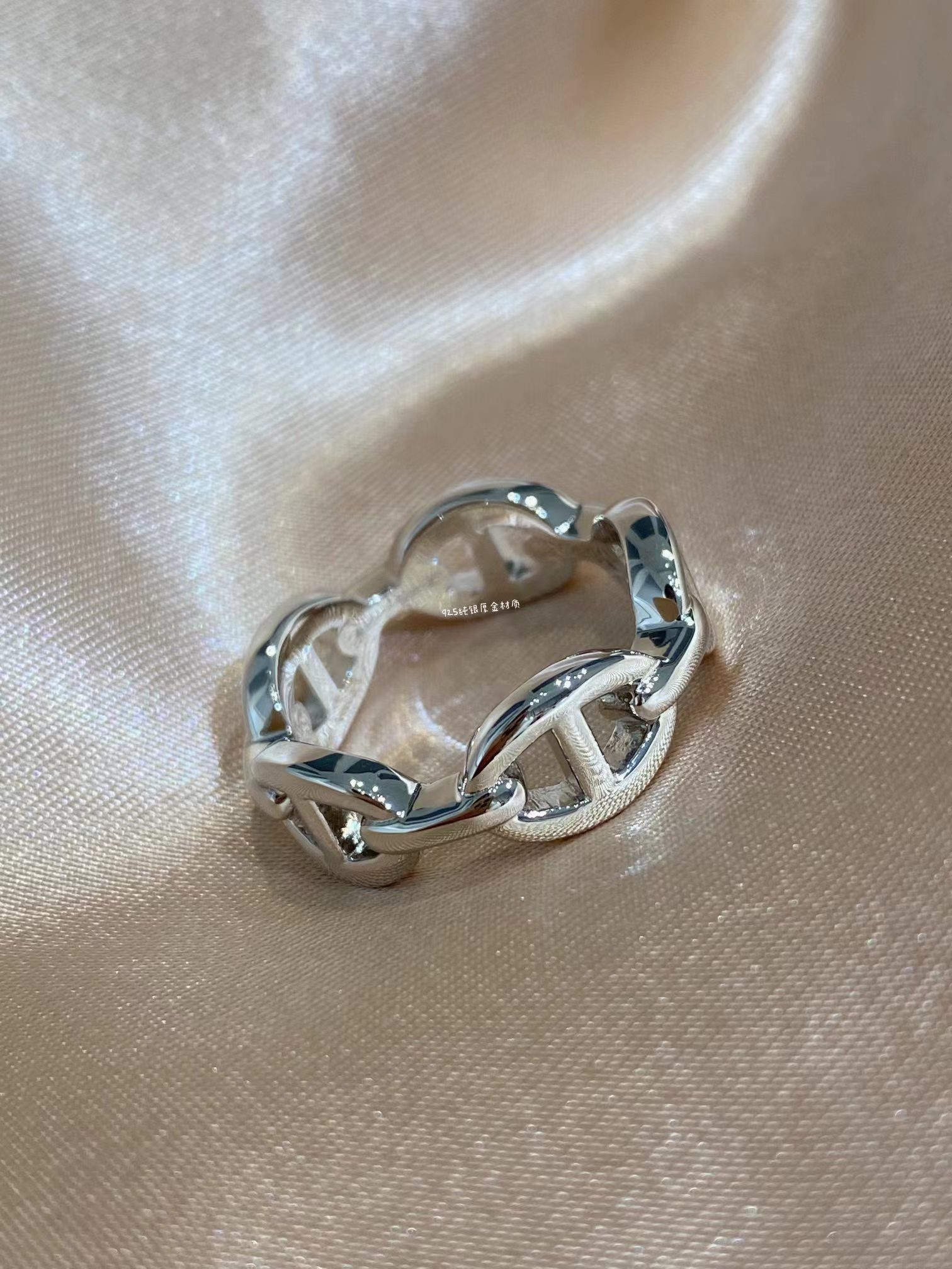 Hermès Chaine d’ancre Enchainee ring view 2
