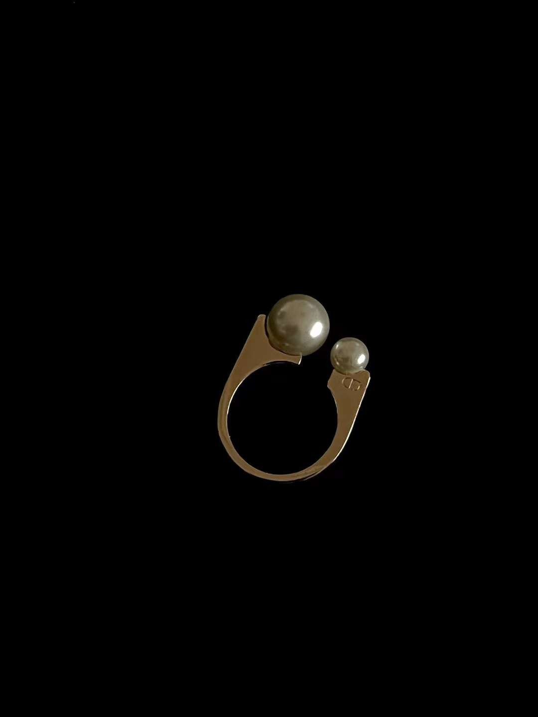 Dior Double pearl ring view 5