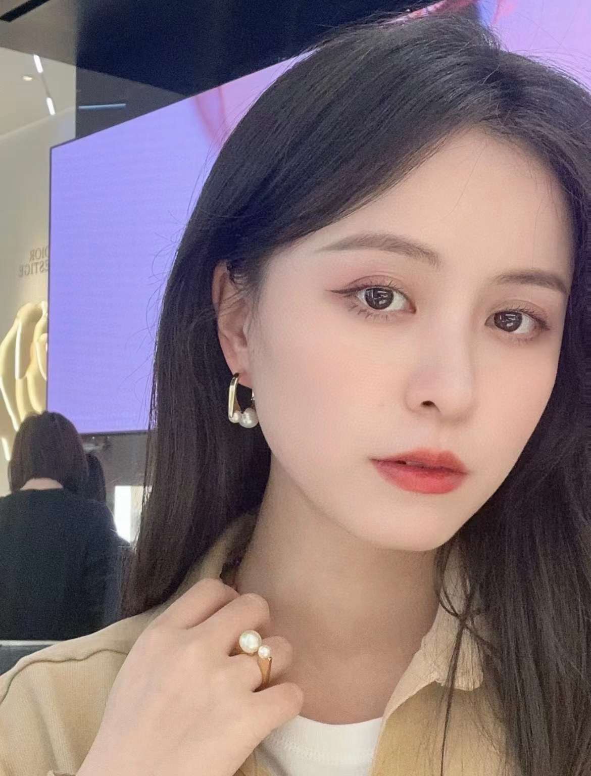 Dior Double pearl ring view 9
