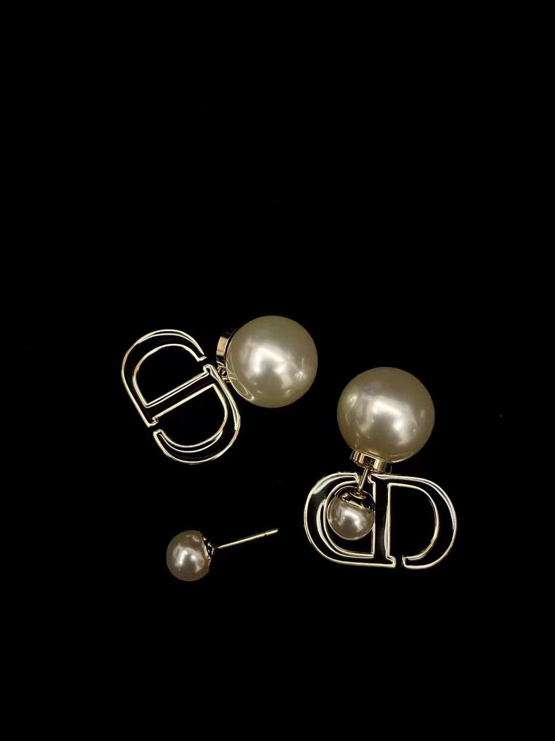 Dior Black enamel pearl stud earrings view 4