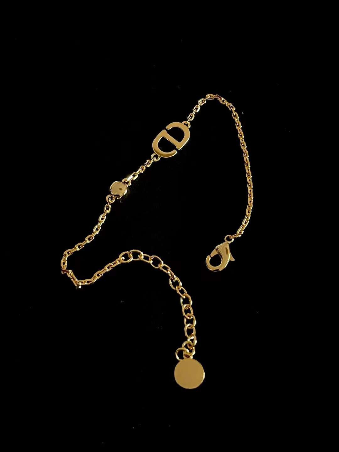 Dior LOGO Full of diamond bracelets view 3
