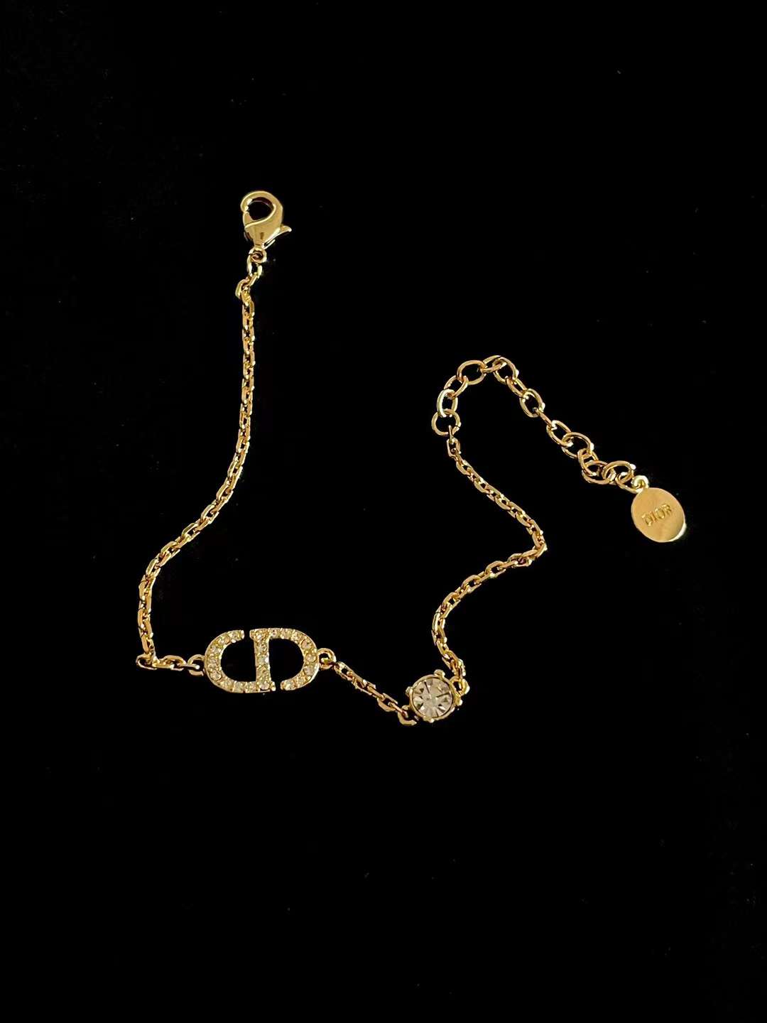 Dior LOGO Full of diamond bracelets view 5