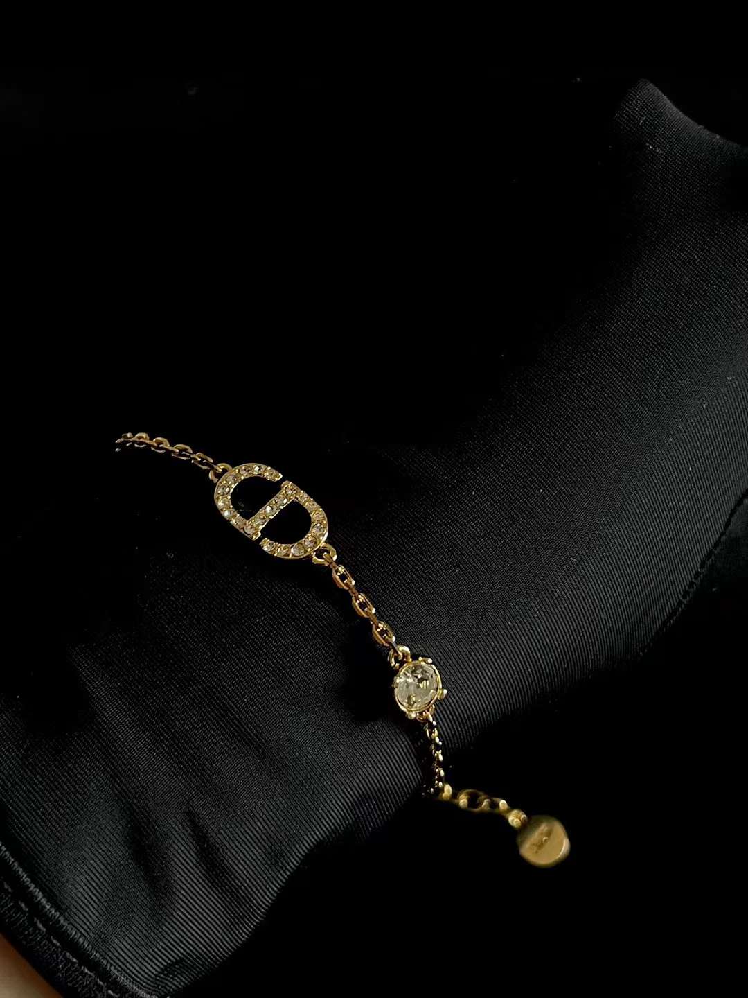 Dior LOGO Full of diamond bracelets view 6