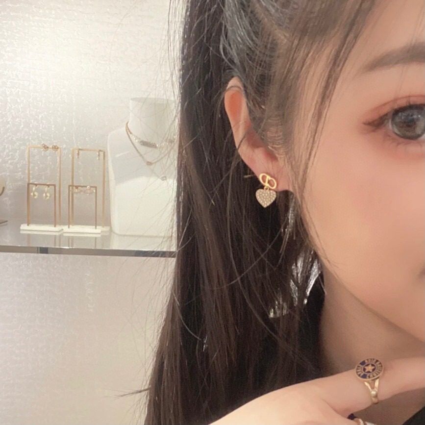 Dior Rhinestone earrings for love view 7