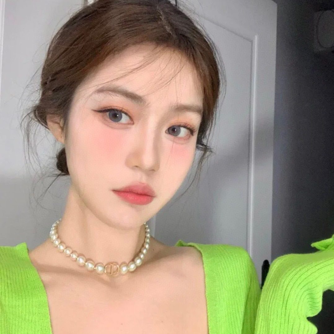 Dior CD Choker pearl necklace view 7