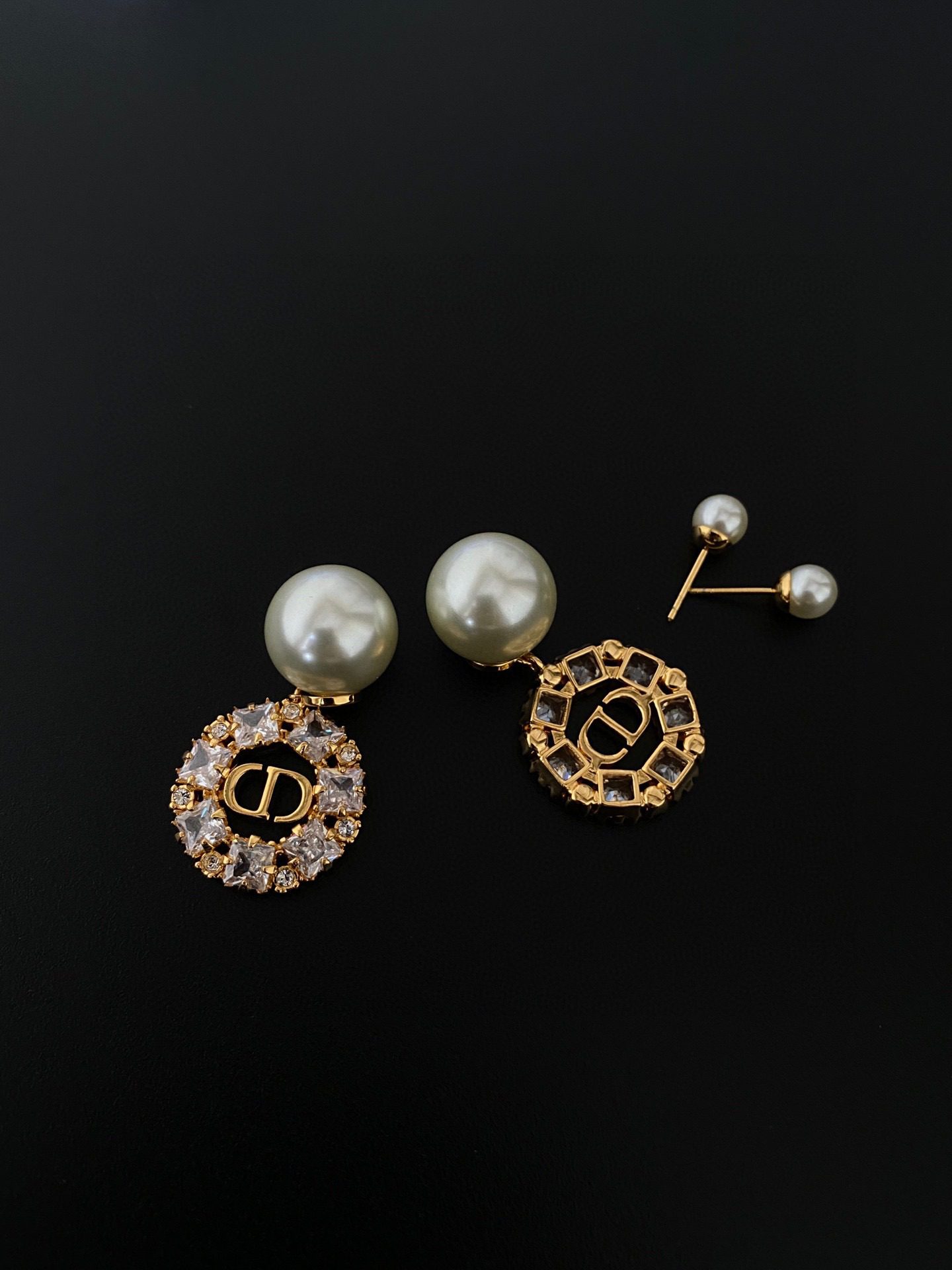 Dior Hollow pearl earrings view 6