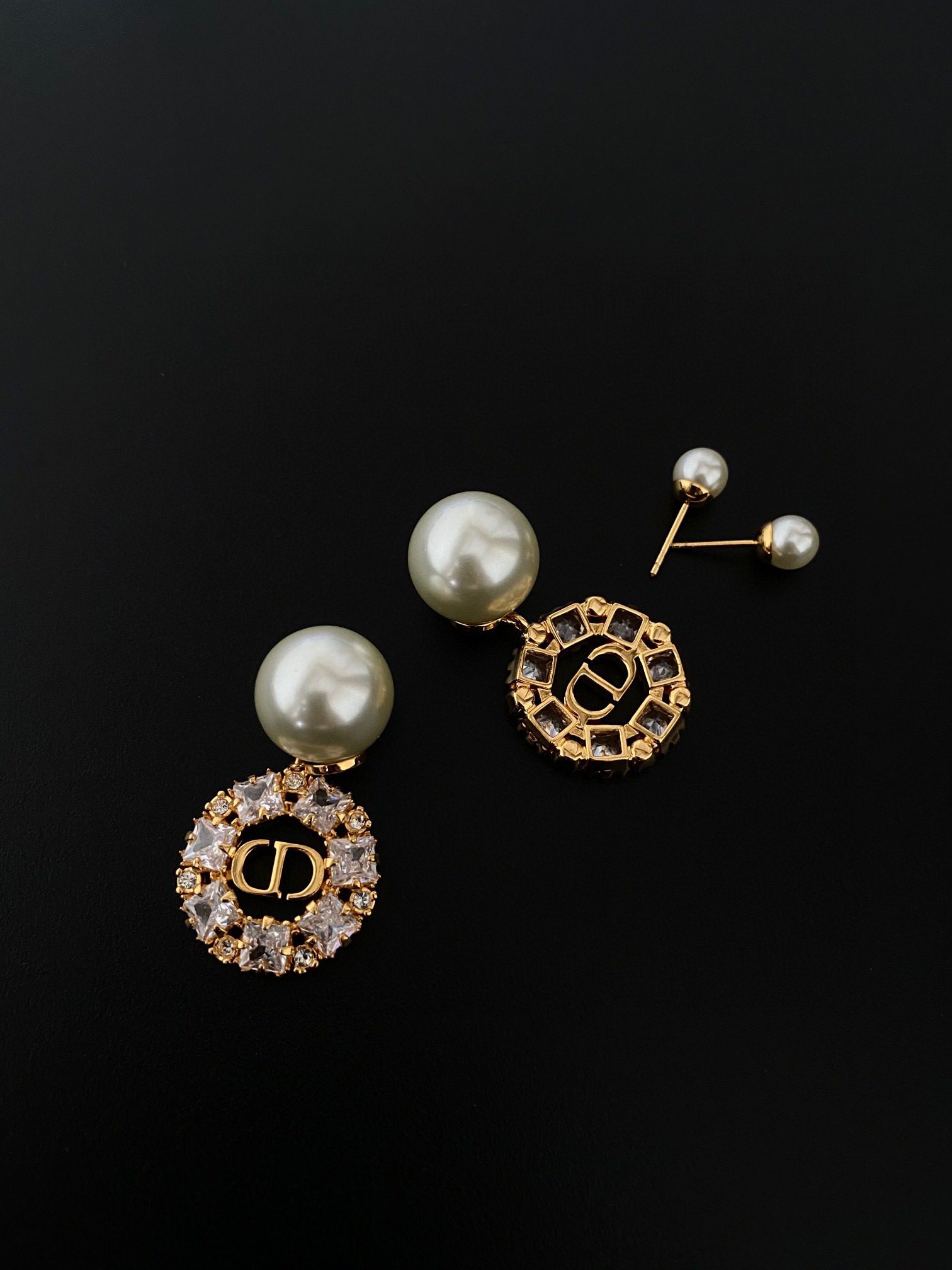 Dior Hollow pearl earrings view 7