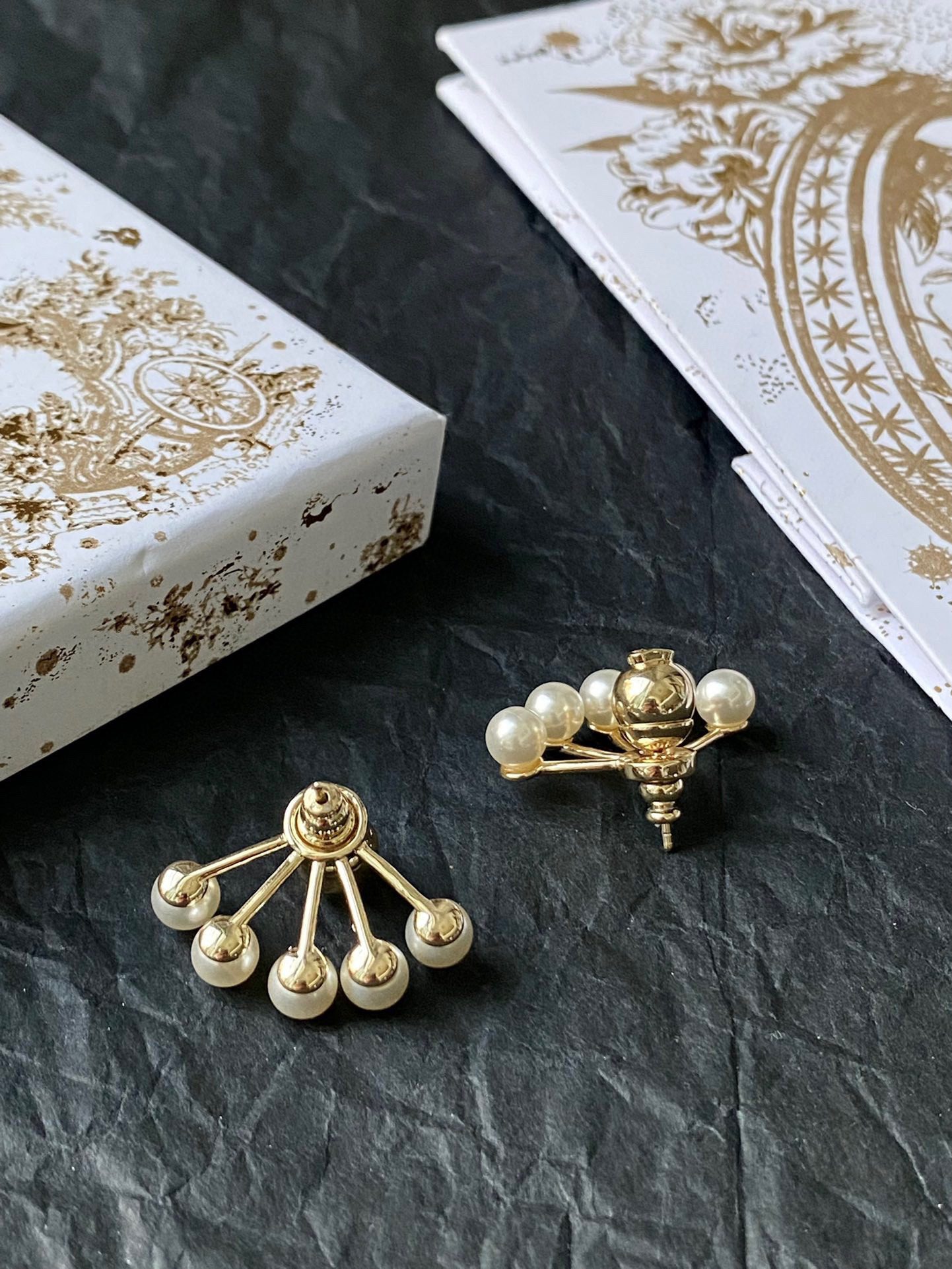 Dior Pearl fan stud earrings view 3