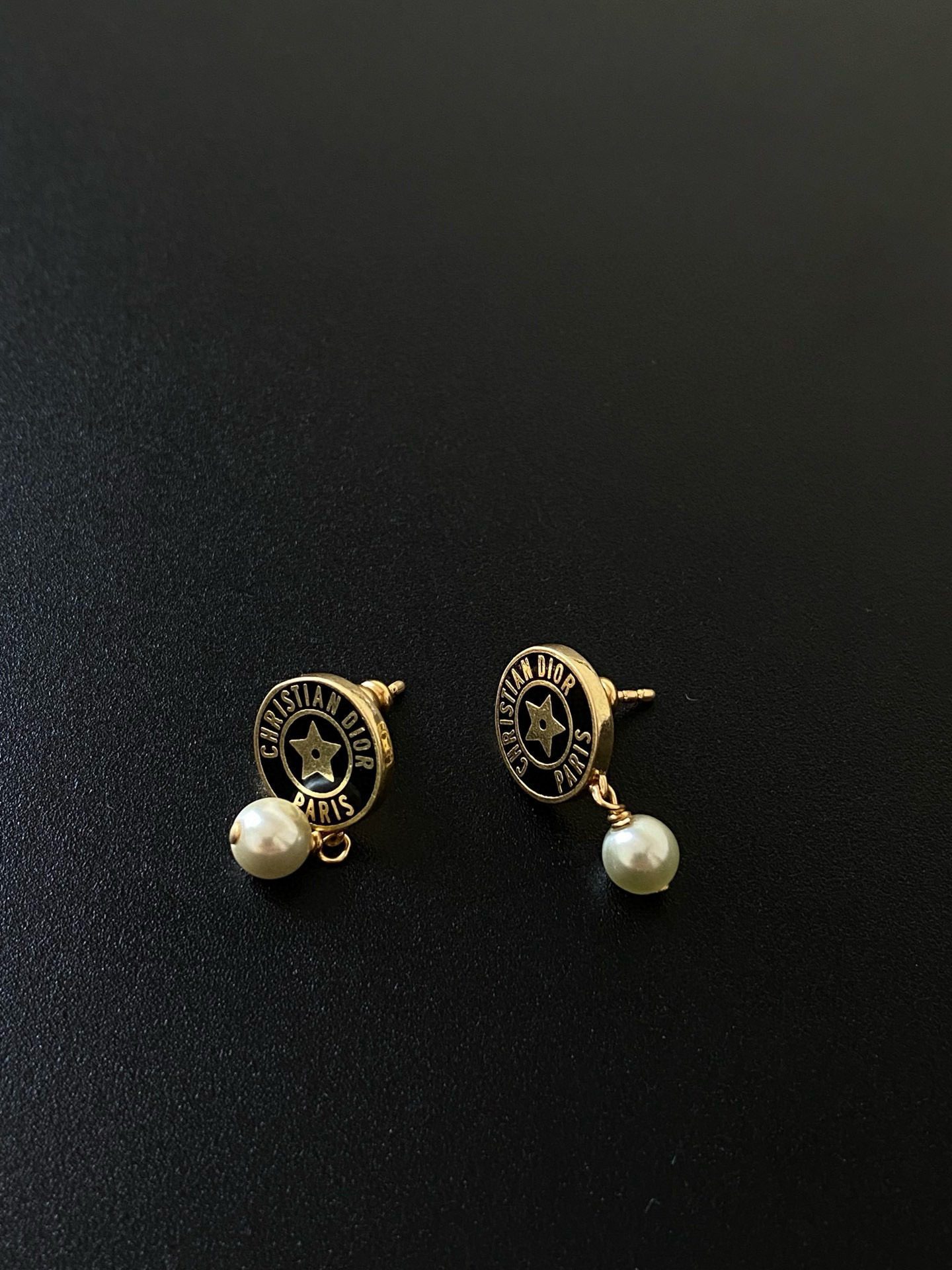 Dior Badge pearl earrings view 6