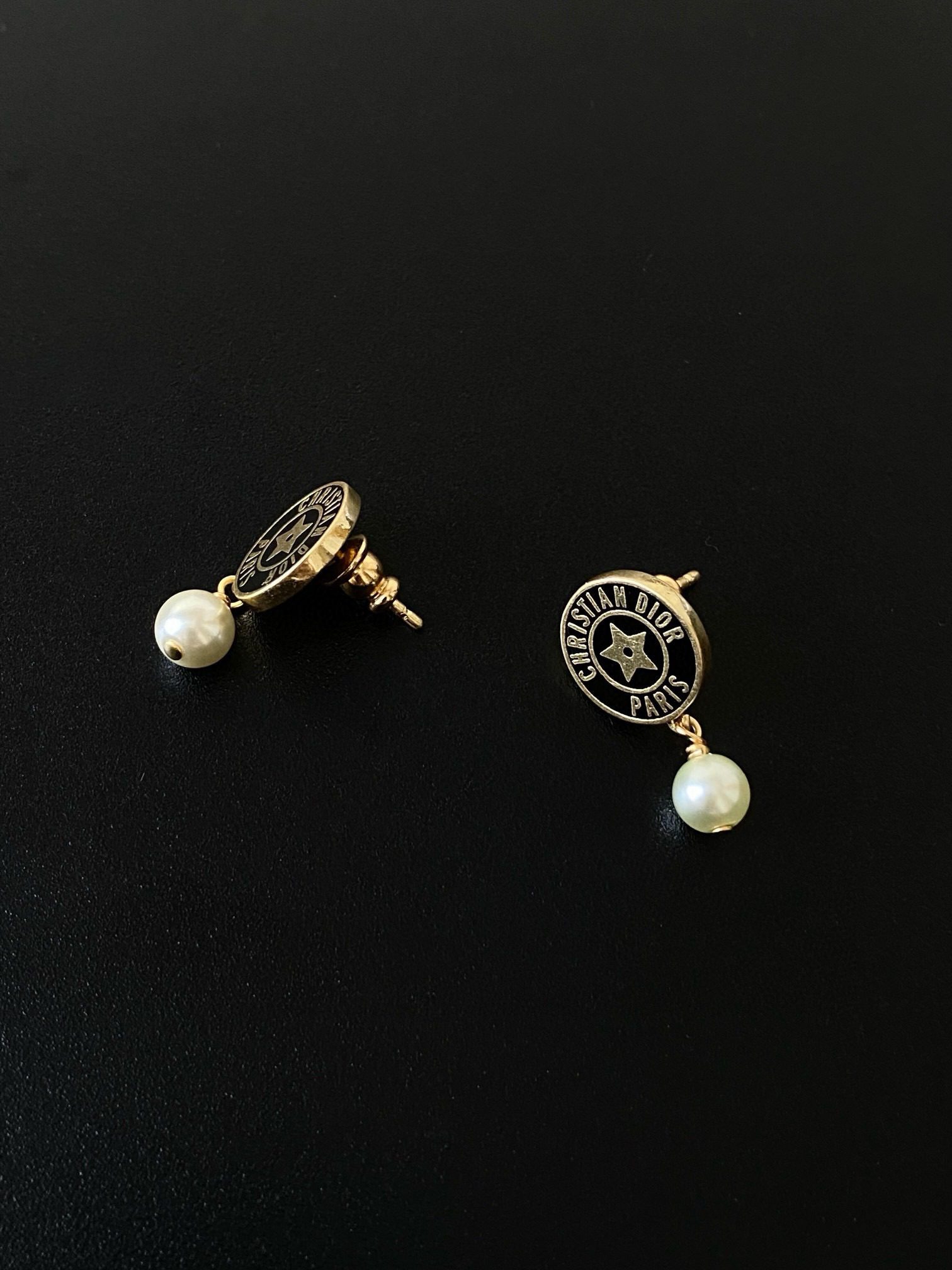 Dior Badge pearl earrings view 7