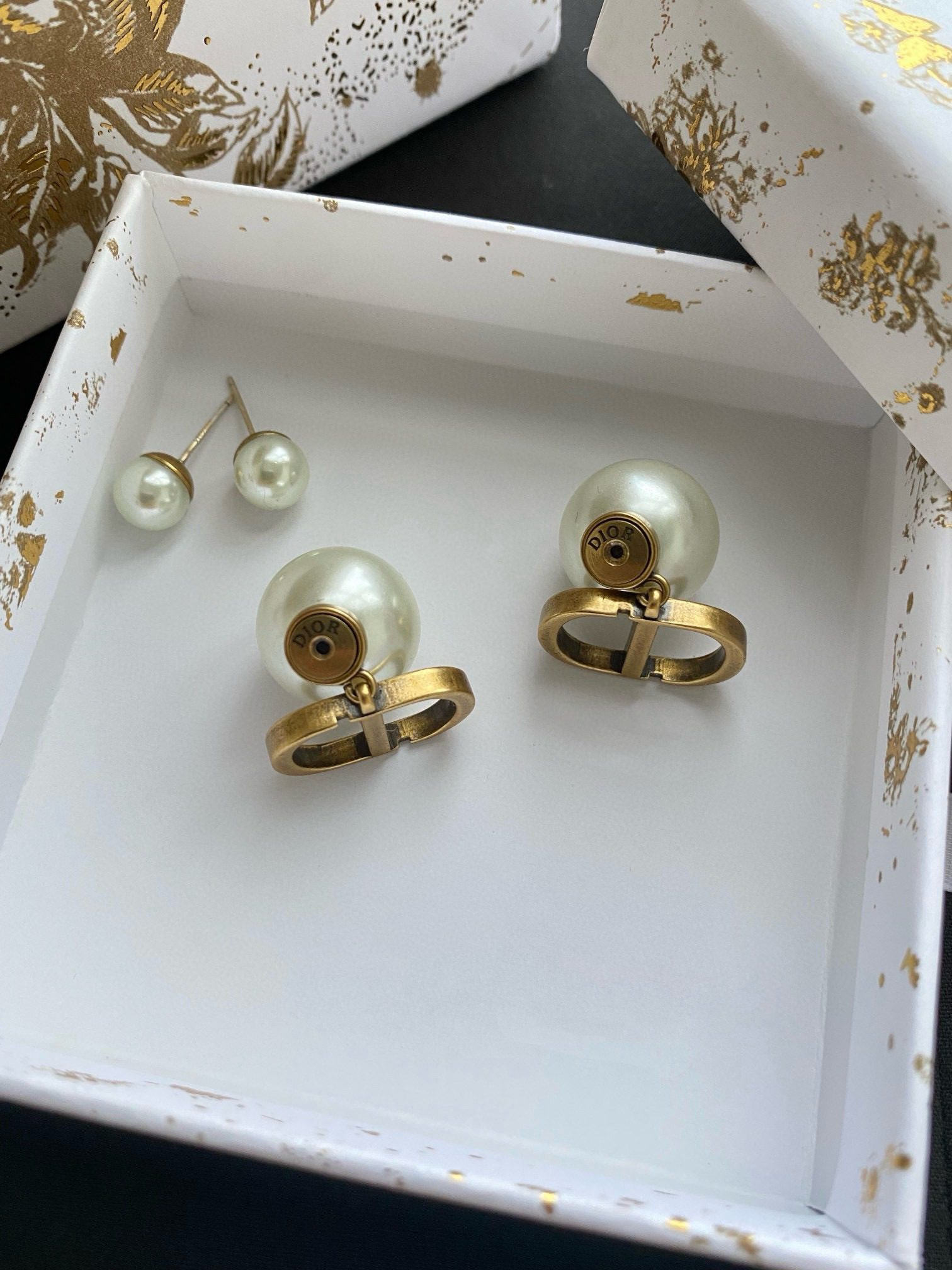 Dior LOGO Vintage pearl stud earrings view 5