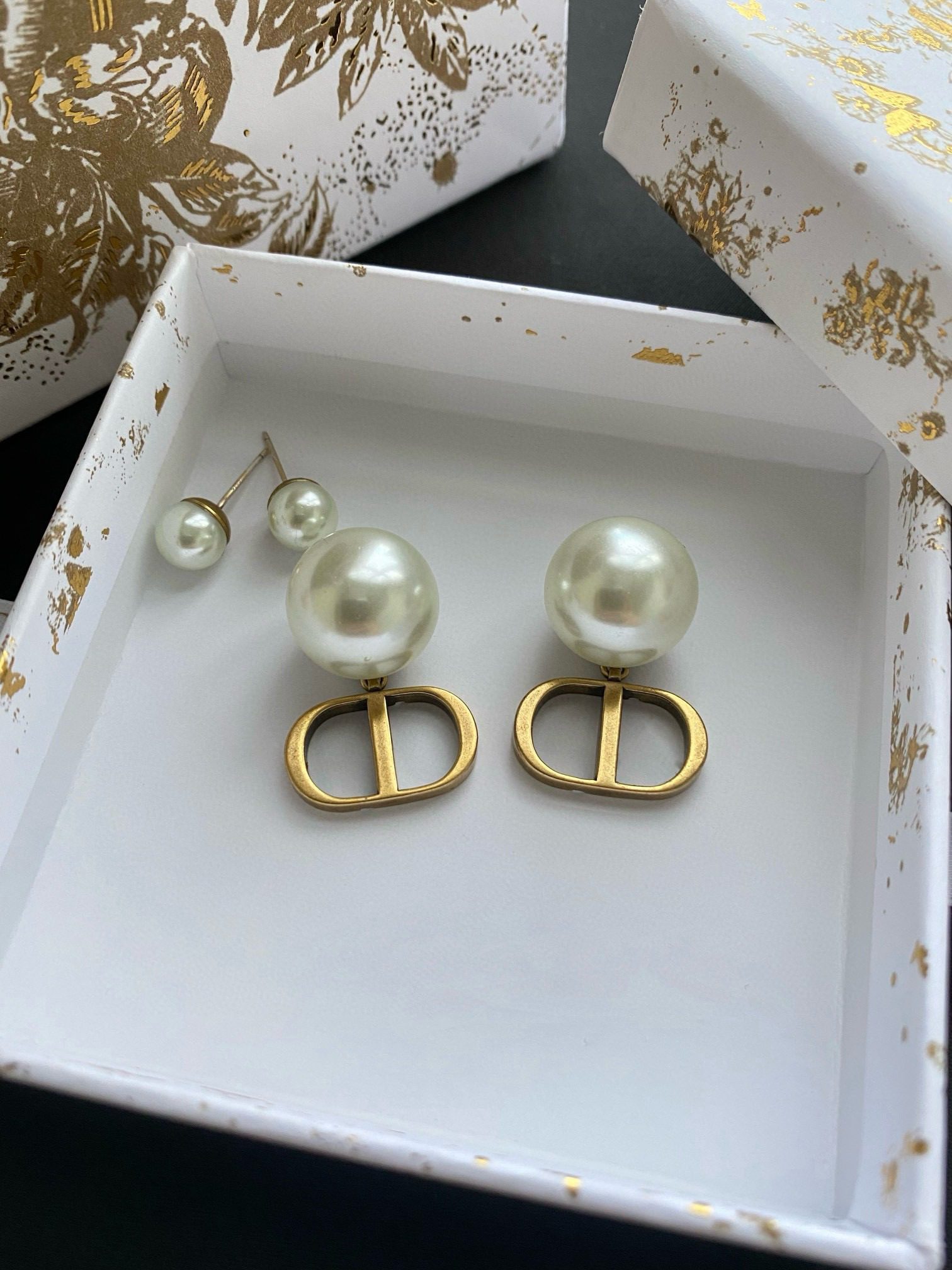Dior LOGO Vintage pearl stud earrings view 7