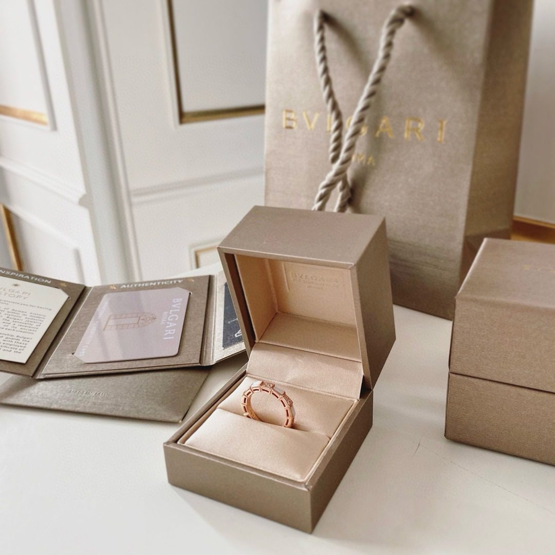 Bvlgari Serpentine ring view 2