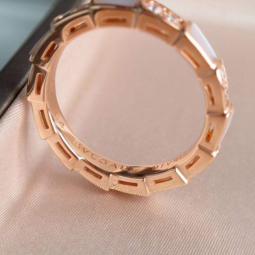 Bvlgari Serpentine ring view 6