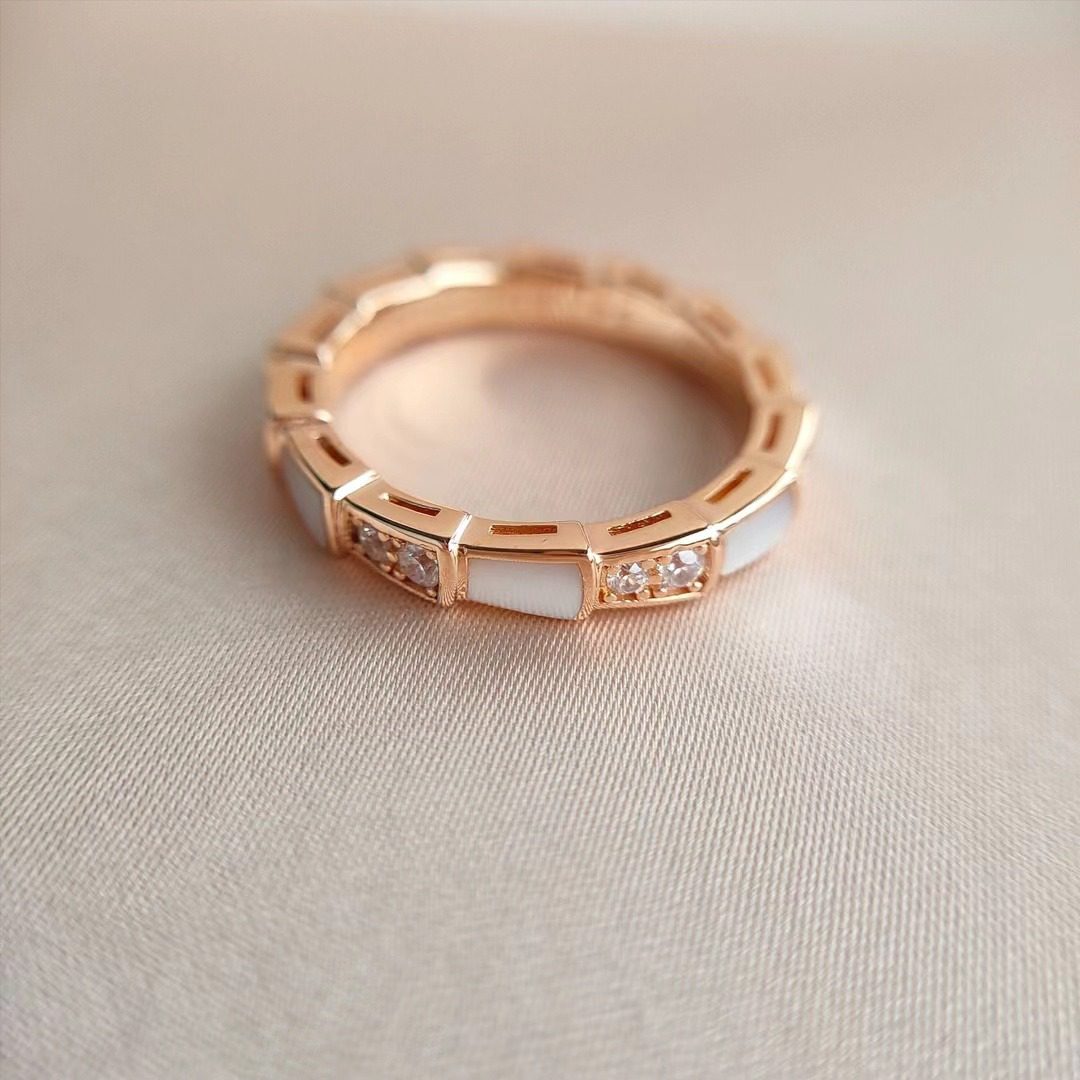 Bvlgari Serpentine ring view 9