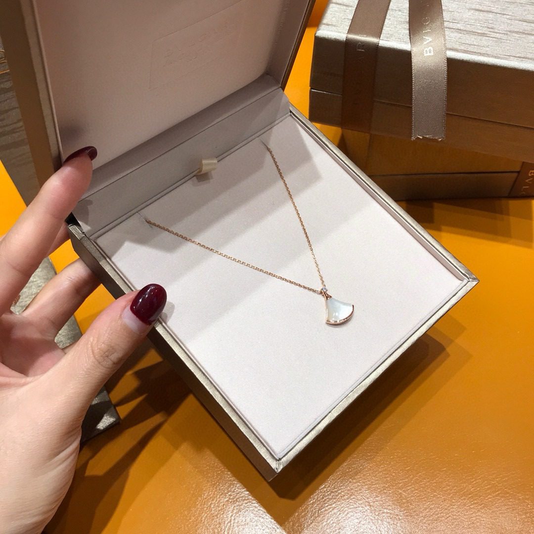 Bvlgari Divas’ Dream Collana view 7