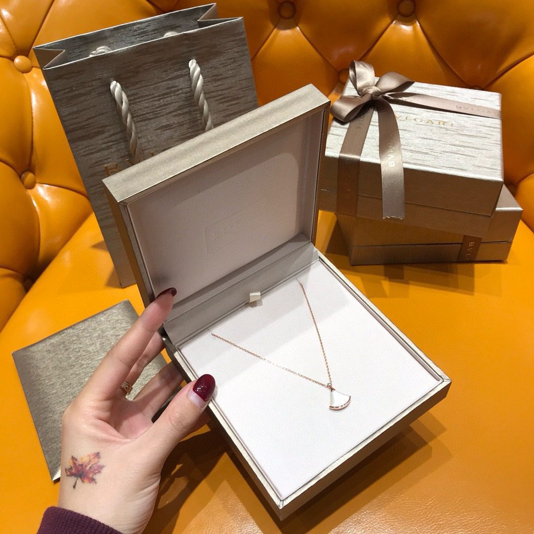 Bvlgari Divas’ Dream Collana view 8