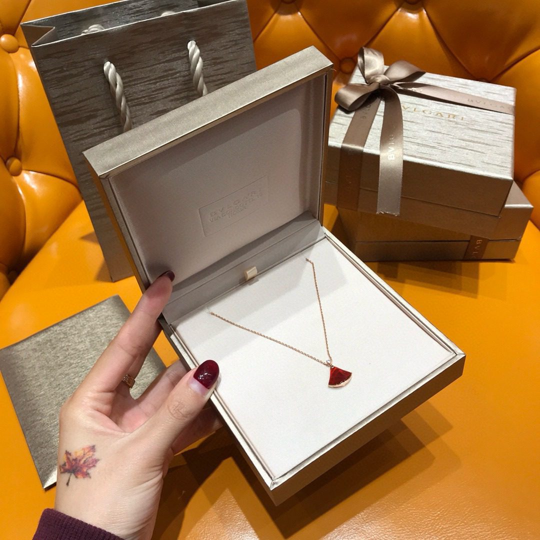 Bvlgari Divas’ Dream Collana view 9