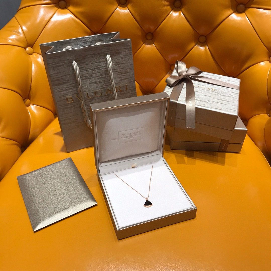 Bvlgari Divas’ Dream Collana view 10