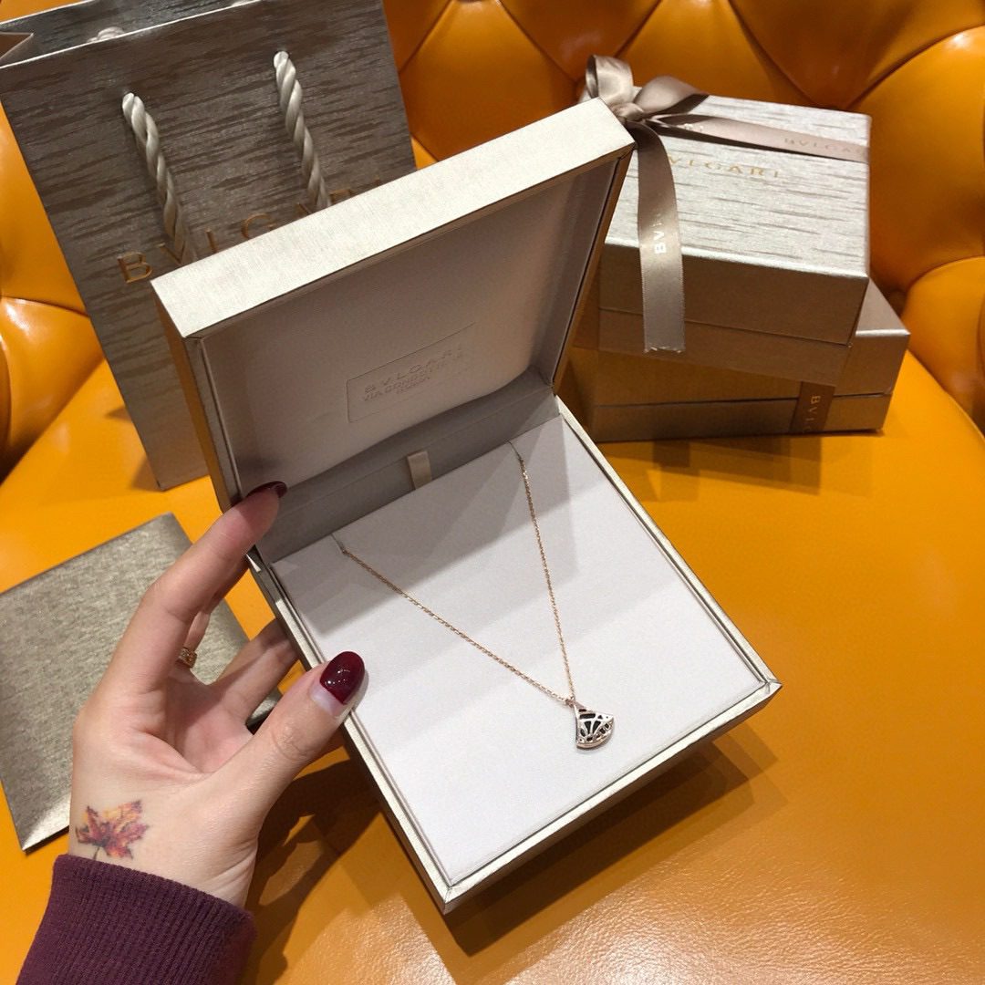 Bvlgari Divas’ Dream Collana view 8