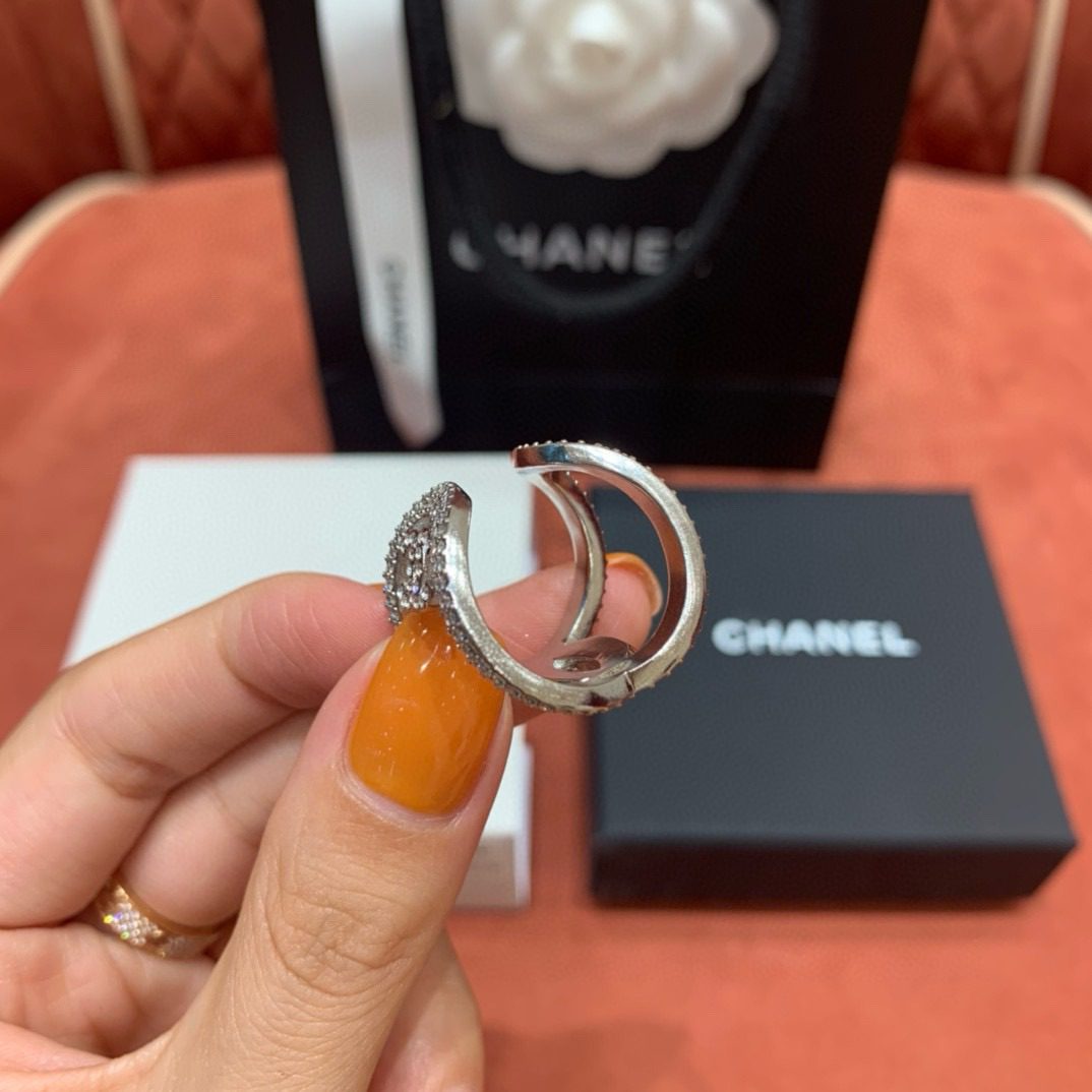 Chanel LOGO Diamond ring view 6
