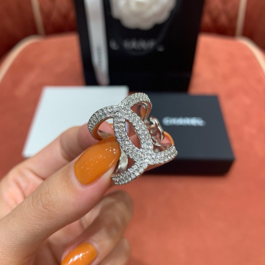 Chanel LOGO Diamond ring view 9