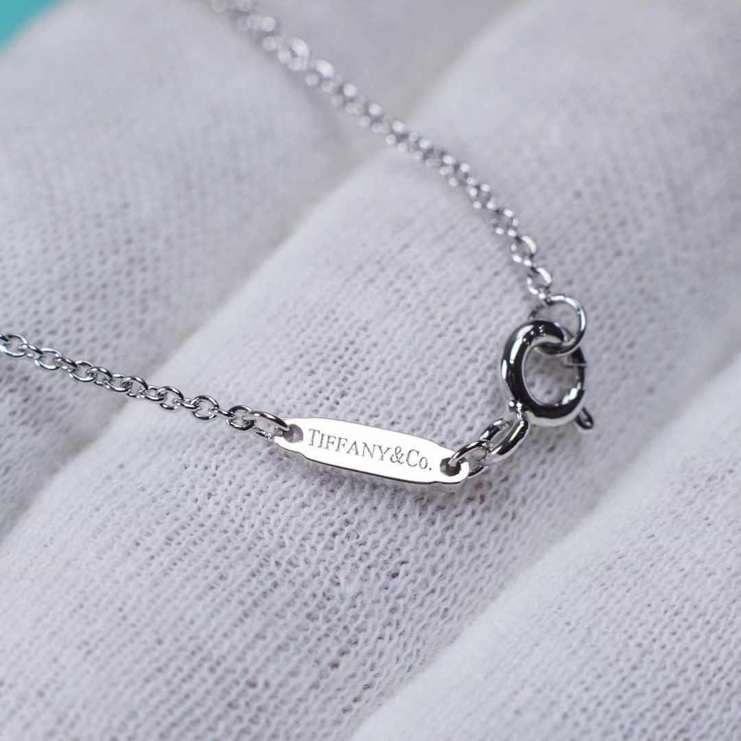 Tiffany & Co. kont Knot necklace view 7