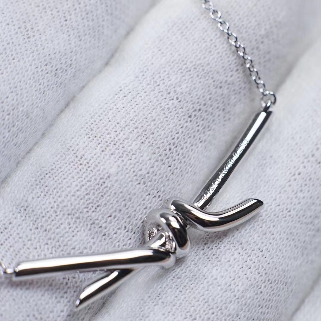 Tiffany & Co. kont Knot necklace view 8