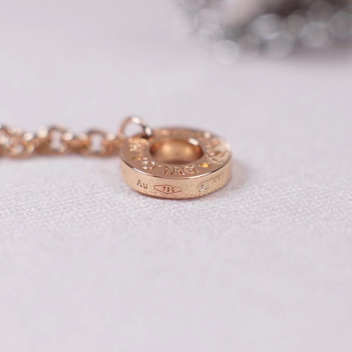 Bvlgari Spring necklace view 3