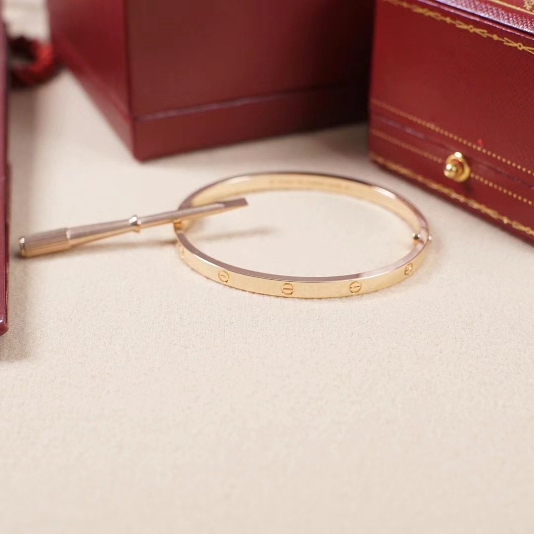 Cartier LOVE bracelet view 4