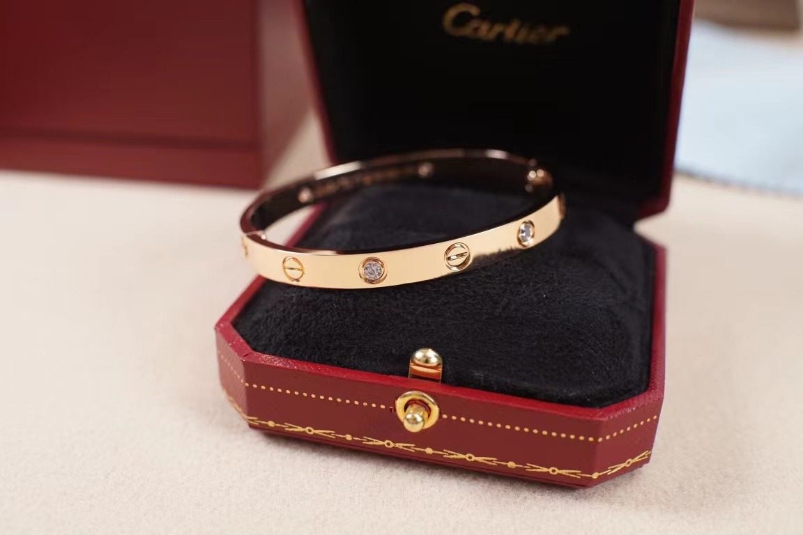 Cartier LOVE 4 Diamonds bracelet view 1