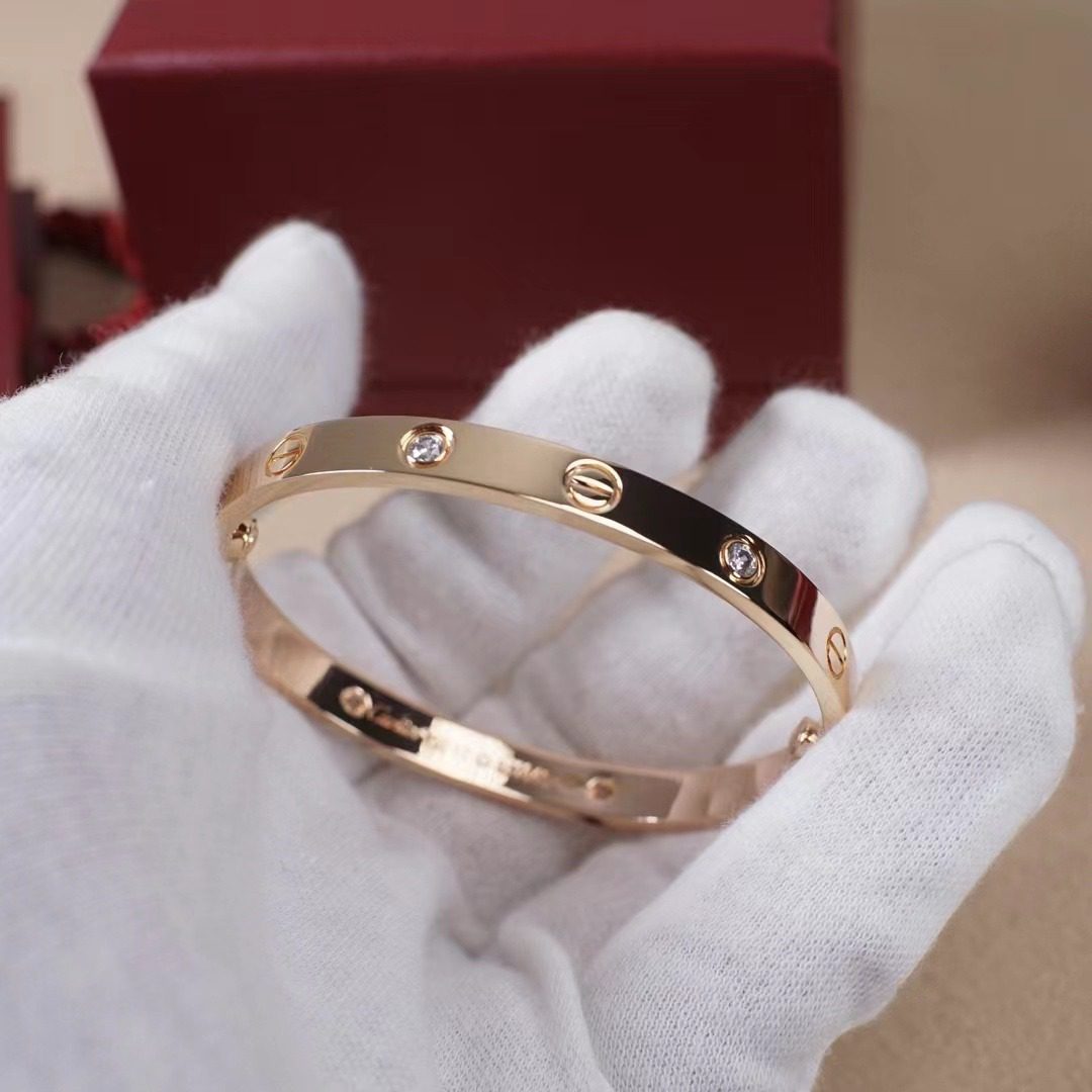 Cartier LOVE 4 Diamonds bracelet view 4