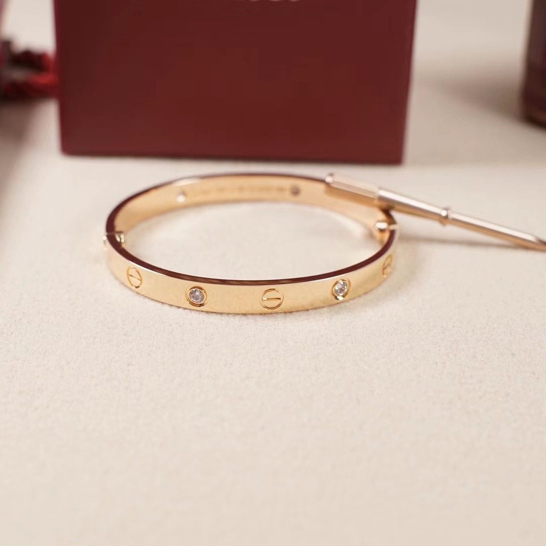 Cartier LOVE 4 Diamonds bracelet view 6