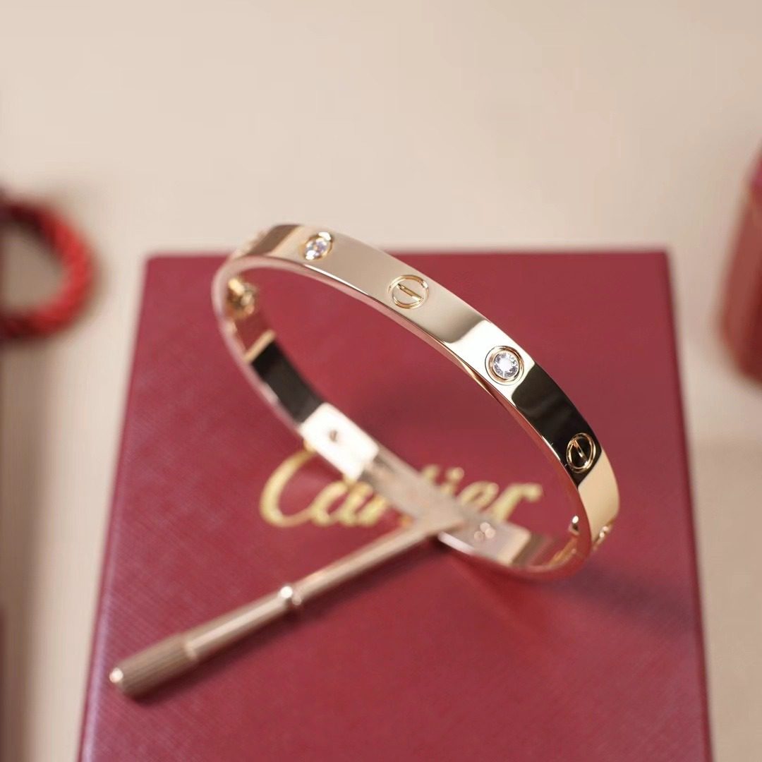 Cartier LOVE 4 Diamonds bracelet view 7