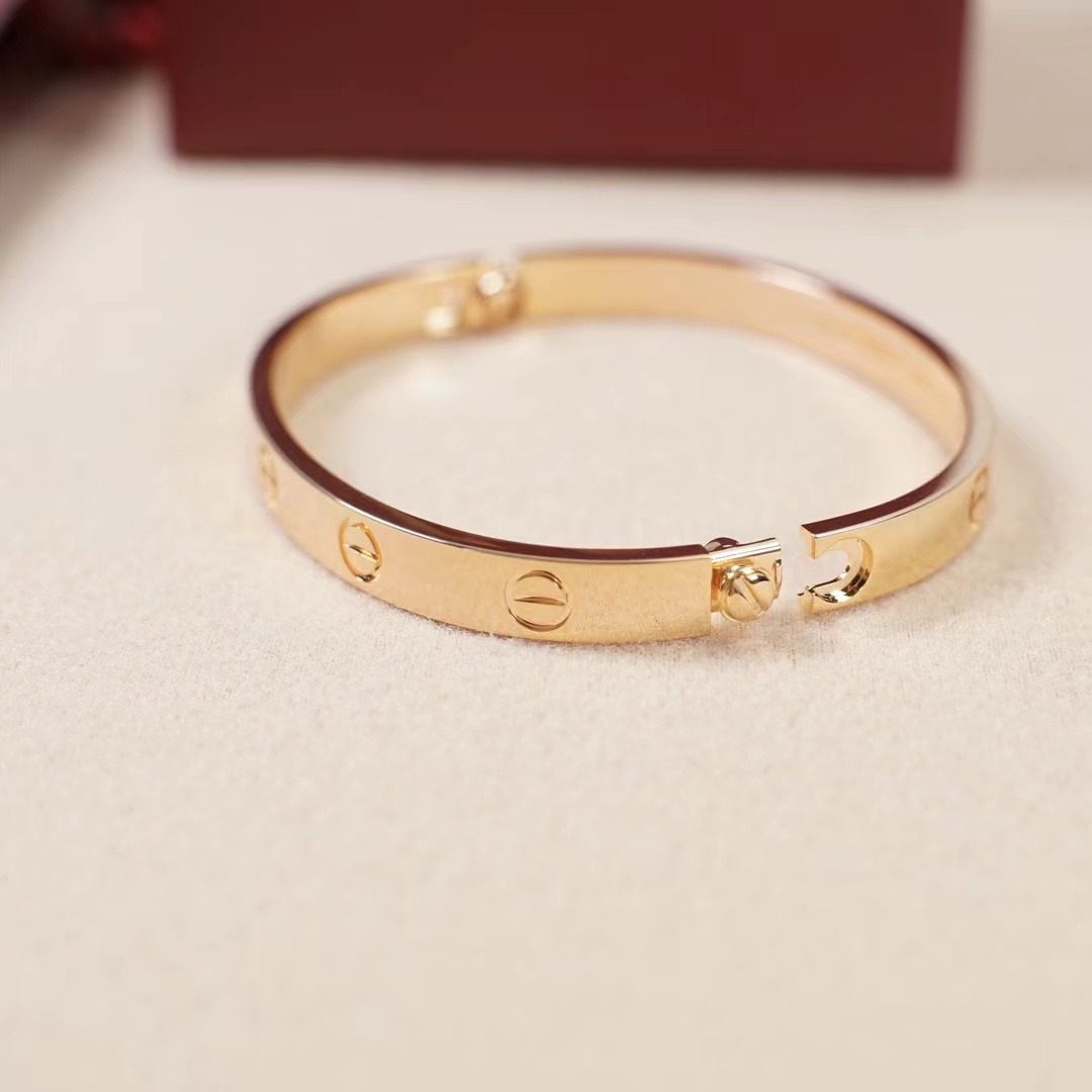 Cartier LOVE Rose gold bracelet view 4