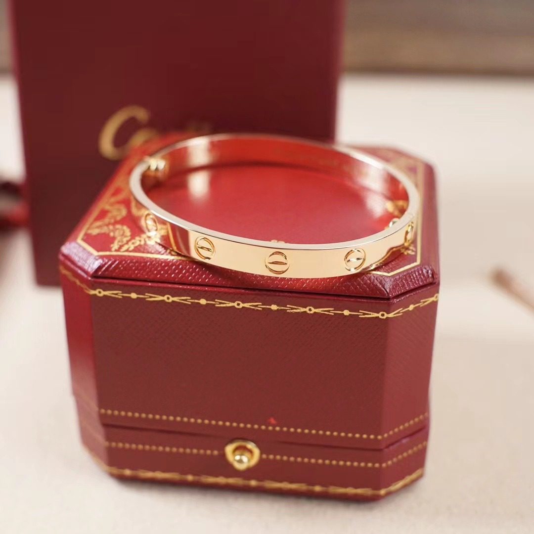 Cartier LOVE Rose gold bracelet view 6
