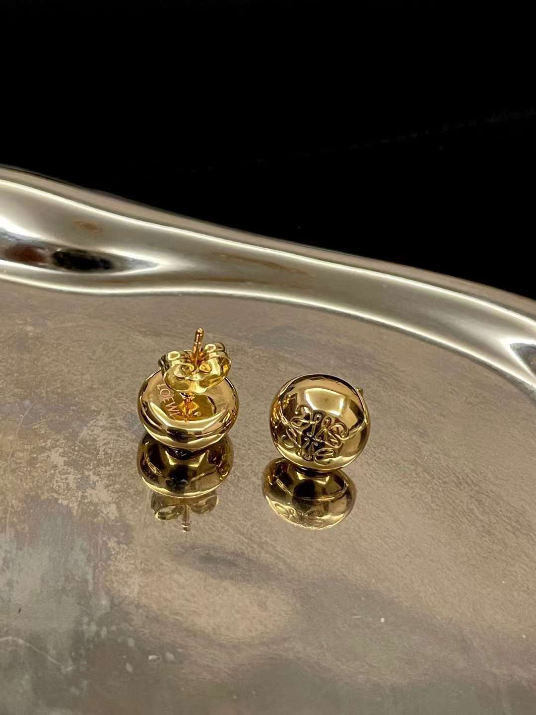 Loewe logo ear stud view 5