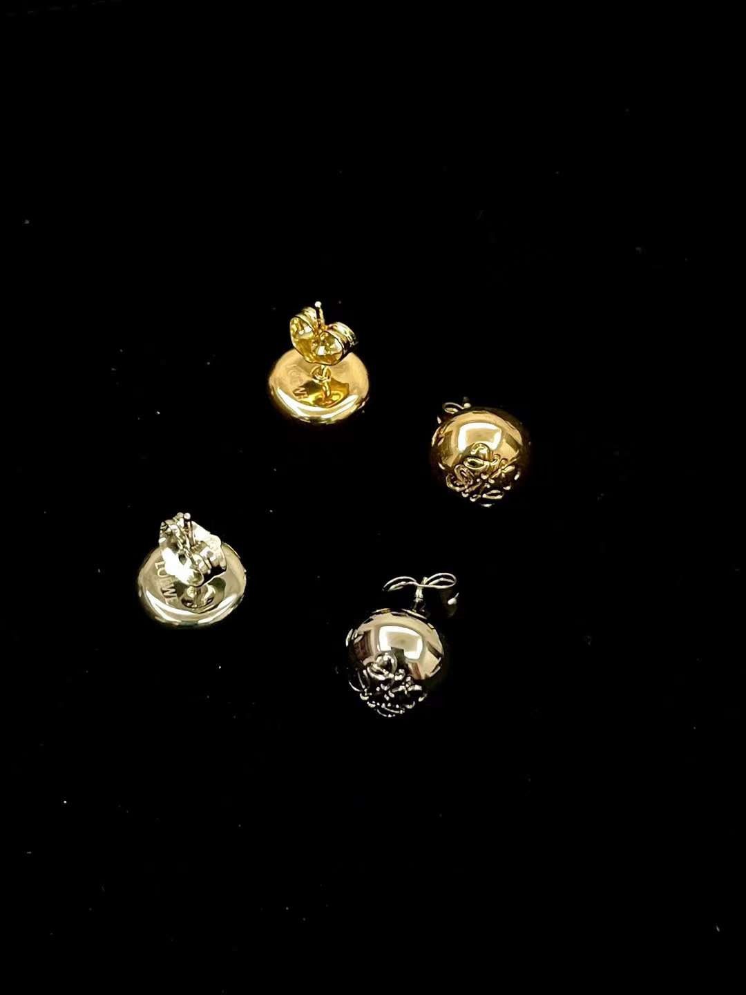 Loewe logo ear stud view 9