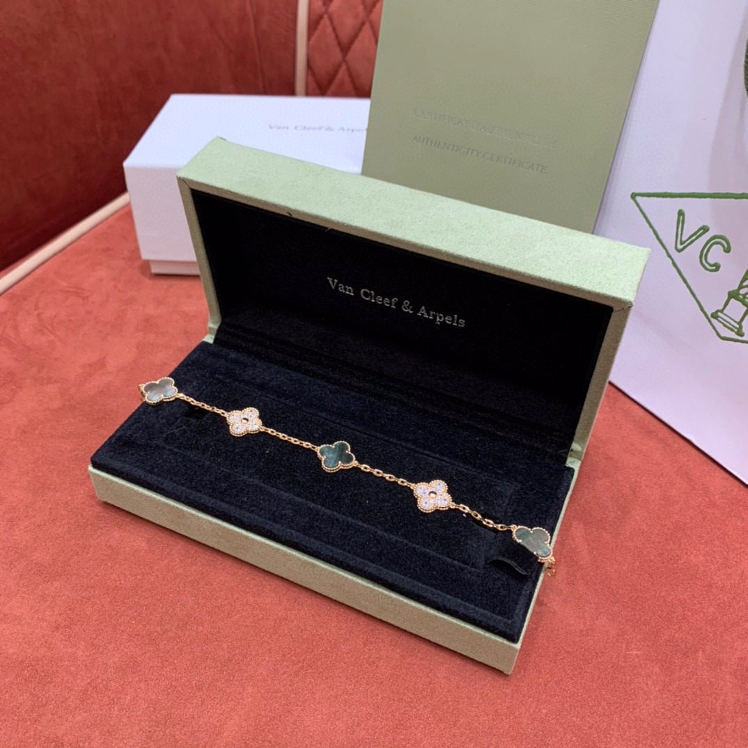 Van Cleef & Arpels Alhambra Bracelet, 5 motifs view 2